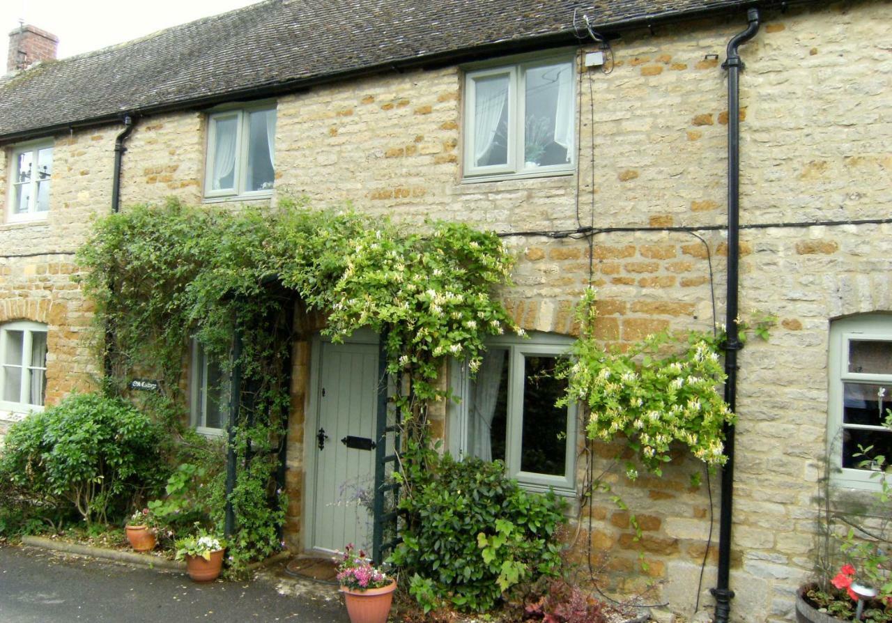 Odd CottageOddington  エクステリア 写真
